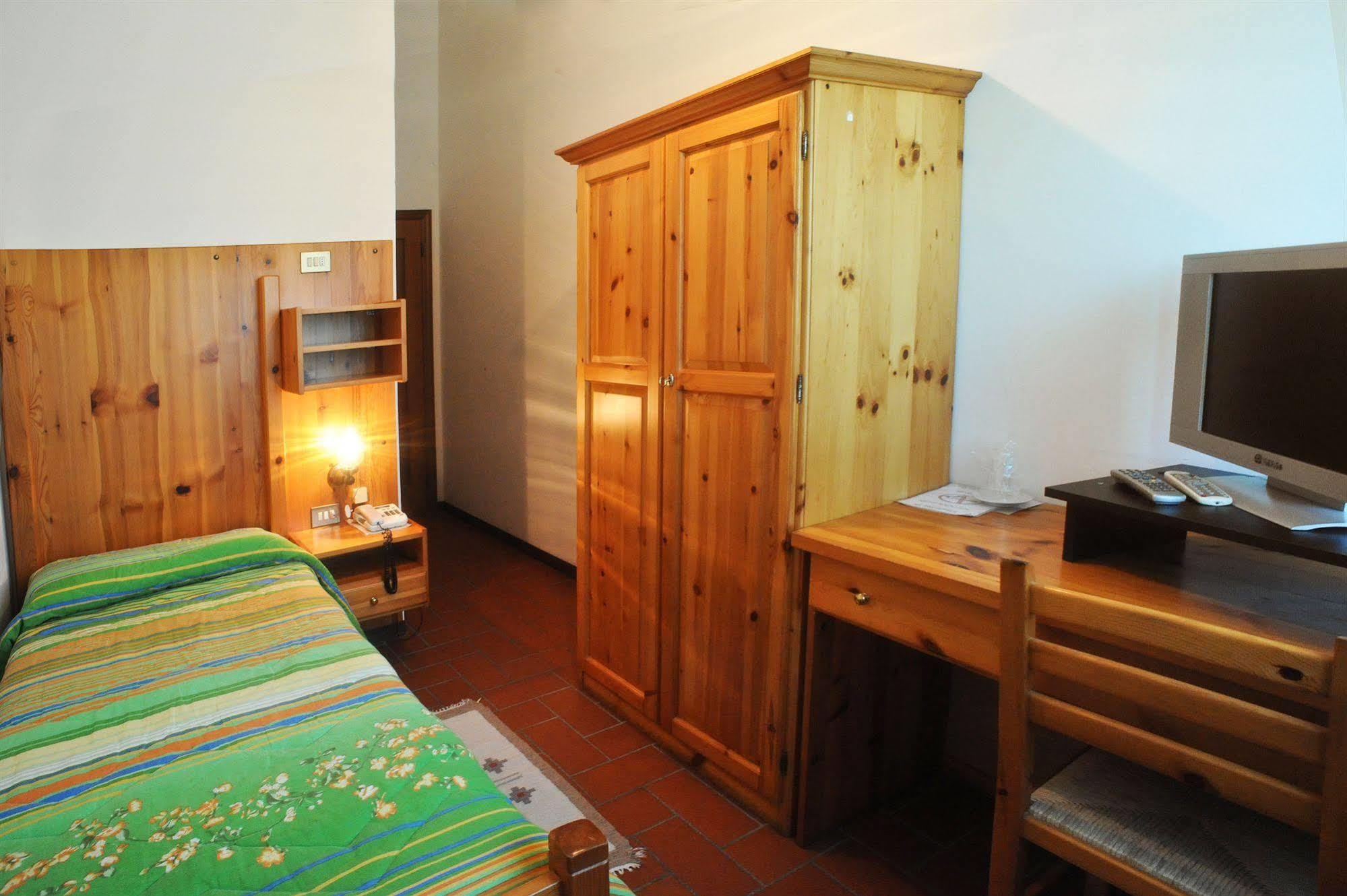 Hotel Del Lago Cavriglia Chambre photo